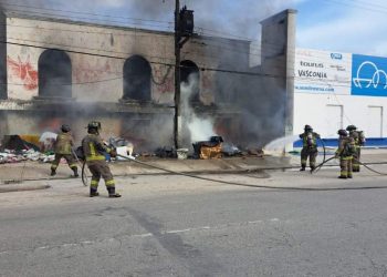 Controlan conato de incendio en terreno abandonado en Cancún