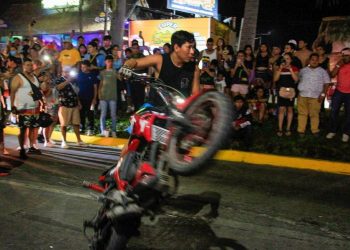 Quintana Roo implementa multa de 2,000 pesos a motociclistas con escapes modificados: ¿Solución al ruido excesivo?