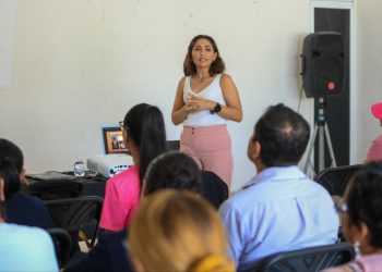 Imparten en Playa del Carmen el curso “Pinktober: Taller de Exploración Clínica de Mama”
