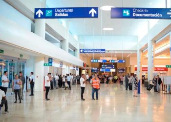 Aeropuerto de Cancún eliminará tarifa en aparatos electrónicos