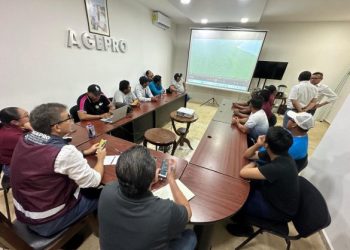 AGEPRO impulsa la regularización de tierras en Mahahual para garantizar certeza jurídica a las familias