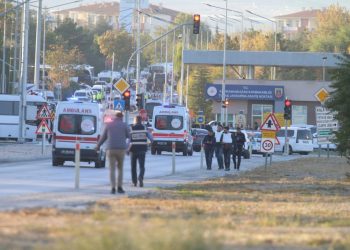 Ataque terrorista en una fábrica militar en Turquía; reportan muertos
