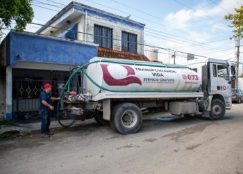 CAPA continúa operativo de atención con pipas gratuitas en colonias de Chetumal