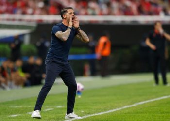 Chivas anuncia la salida del técnico Fernando Gago