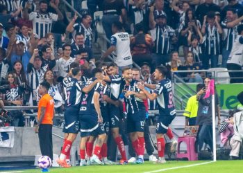 Chivas sorprende en Pachuca, América golea a Santos y Rayados se lleva el clásico regio