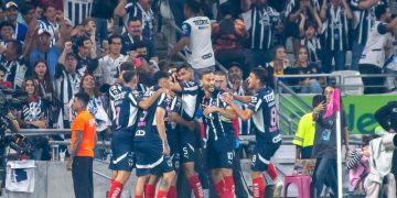 Chivas sorprende en Pachuca, América golea a Santos y Rayados se lleva el clásico regio