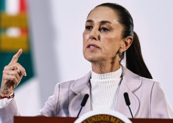 Claudia Sheinbaum acusa a la SCJN de querer frenar la reforma judicial con un “golpe aguado”