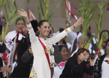 Claudia Sheinbaum difiere de AMLO: esto dijo sobre energías renovables en México