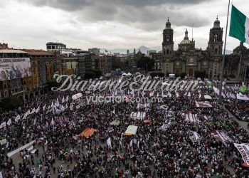 Claudia Sheinbaum recibe el bastón de mando (VÍDEO EN VIVO)