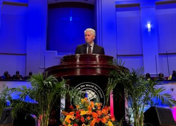 Clinton viaja a Georgia para promover el voto