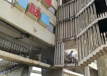 Cubano, octogenario y sin corriente: el drama de los apagones con movilidad reducida