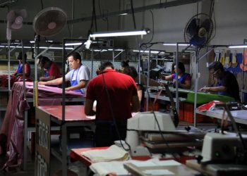 Duplicar el salario mínimo “tronaría” economía nacional