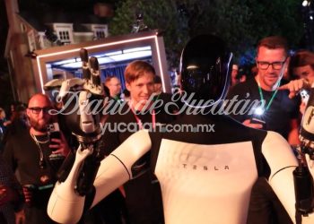 El robot Optimus de Tesla no es IA: “No soy totalmente autónomo todavía”
