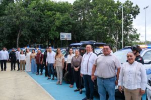 En los 11 municipios de Quintana Roo, fortalece Mara Lezama la Construcción de Paz al entregar uniformes, vehículos y equipo digital a las corporaciones municipales