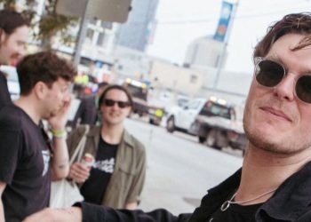 Entendiendo el fenómeno de Yard Act en 5 canciones esenciales