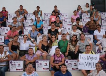 Entrega Mara Lezama más de 300 máquinas de coser para fomentar el autoempleo, la autonomía económica y el empoderamiento de mujeres quintanarroenses