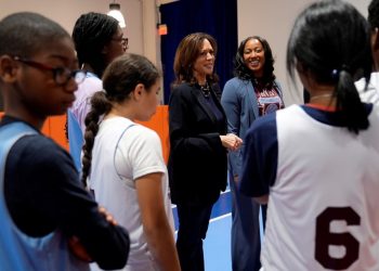 “Estamos enfocados en sus necesidades”: Kamala Harris