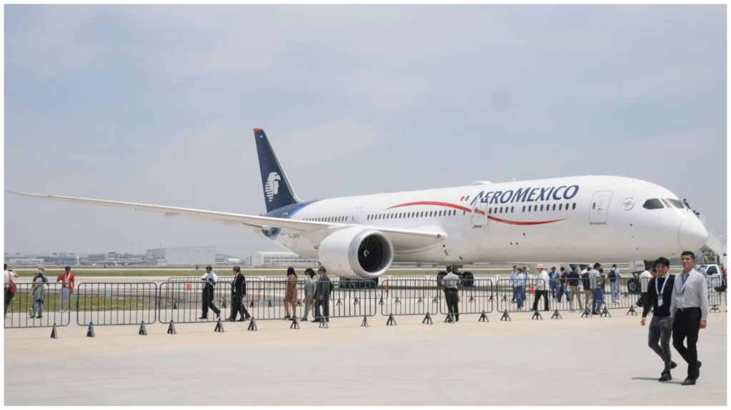 Evitan huelga en Aeroméxico gracias a acuerdo de aumento salarial entre la empresa y el sindicato de pilotos y sobrecargos