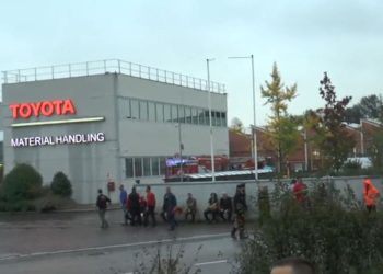 Explosión en una fábrica de Toyota en Italia; reportan al menos dos muertos