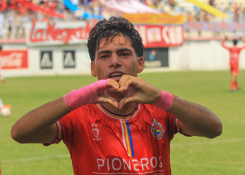 El fútbol transforma Cancún: descubre cómo Ana Paty Peralta impulsa a los jóvenes deportistas