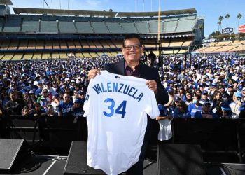 Fernando Valenzuela deja las transmisiones de los Dodgers por motivos de salud