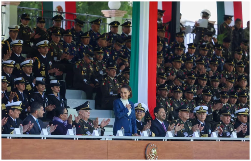 Reconocen a la presidenta Claudia Sheinbaum como “comandanta” Suprema de las Fuerzas Armadas en tradicional ceremonia de Salutación