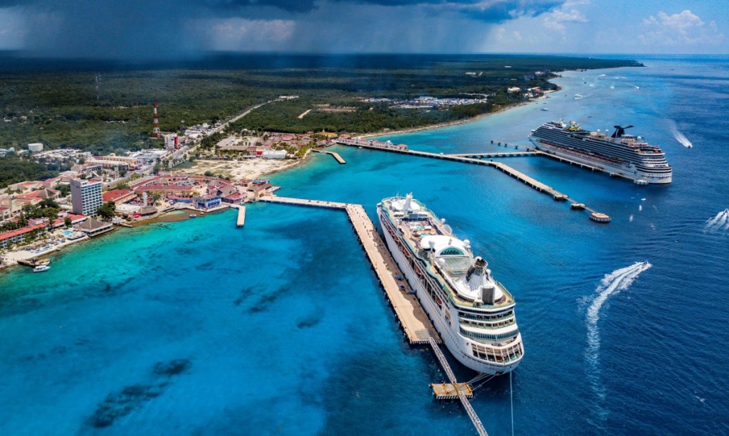 La isla de Cozumel fue uno de los diez destinos que más dinero generaron en el sector de cruceros entre los años 2023 y 2024, de acuerdo con un análisis de Business Research & Economic Advisors (BREA)