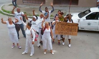 Golpe a la libre protesta: Damas de Blanco, cien domingos en cárceles cubanas