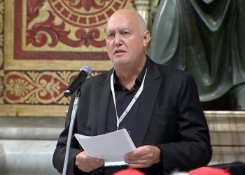 Hombre que sufrió abusos por el clero cuenta su historia ante el papa Francisco