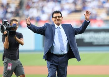 Hospitalizan a Fernando Valenzuela en California, revela David Faitelson