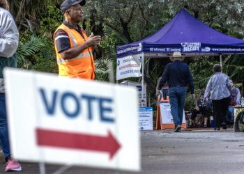 Inicia la votación anticipada en ocho estados de EE.UU.