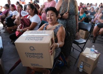 Inicia Mara Lezama en Playa del Carmen quinta entrega de paquetes alimentarios “Comemos Tod@s” para bienestar de más de 430 familias