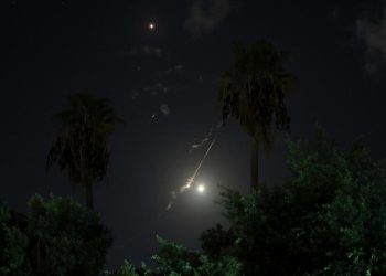 Irán lanza misiles contra Israel; suenan las alarmas en todo el país