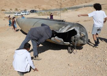 Israel avanza en 2 frentes