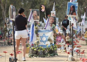 Israel llora la masacre del Festival Nova entre el rugido de los bombardeos en Gaza