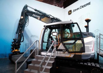 John Deere mantiene planes de trasladar la producción a una nueva planta en México