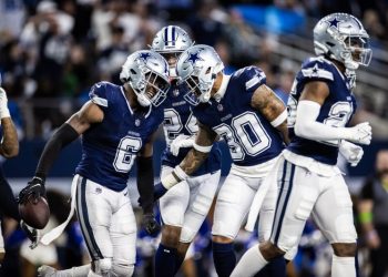 Los Cowboys, la franquicia deportiva más cara del mundo, toca fondo en la era Jerry Jones