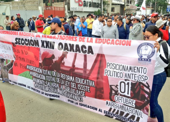 Maestros de Oaxaca protestan: no quieren a Mario Delgado en la SEP