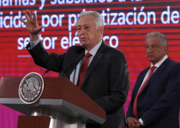 Manuel Bartlett queda protegido