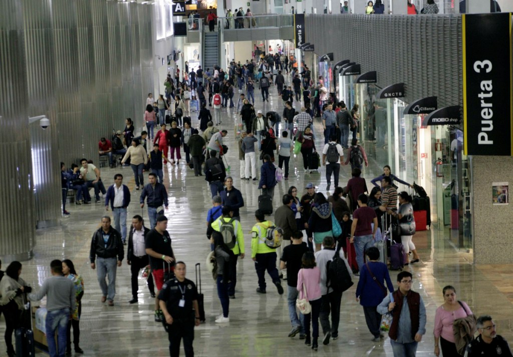 Las tarifas aeroportuarias en México, de las más elevadas