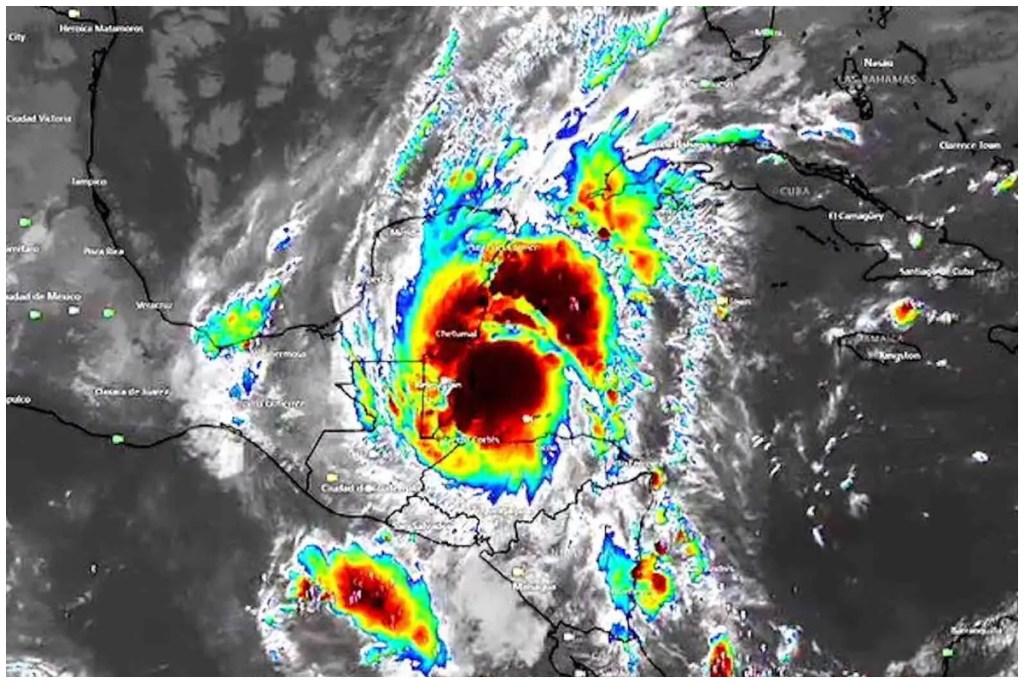 Nadine se degrada a depresión tropical, a unas horas de intensificarse a tormenta tropical; continuarán los efectos en Yucatán