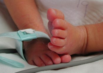 Por dinero, dejaban morir a recién nacidos en hospitales; este es el caso