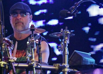 Profesionalismo nivel: Baterista de Primus renuncia a la banda a través de un correo electrónico