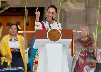 Reportan robo de celulares en primer mitin de Sheinbaum en el Zócalo; van 10 detenidos