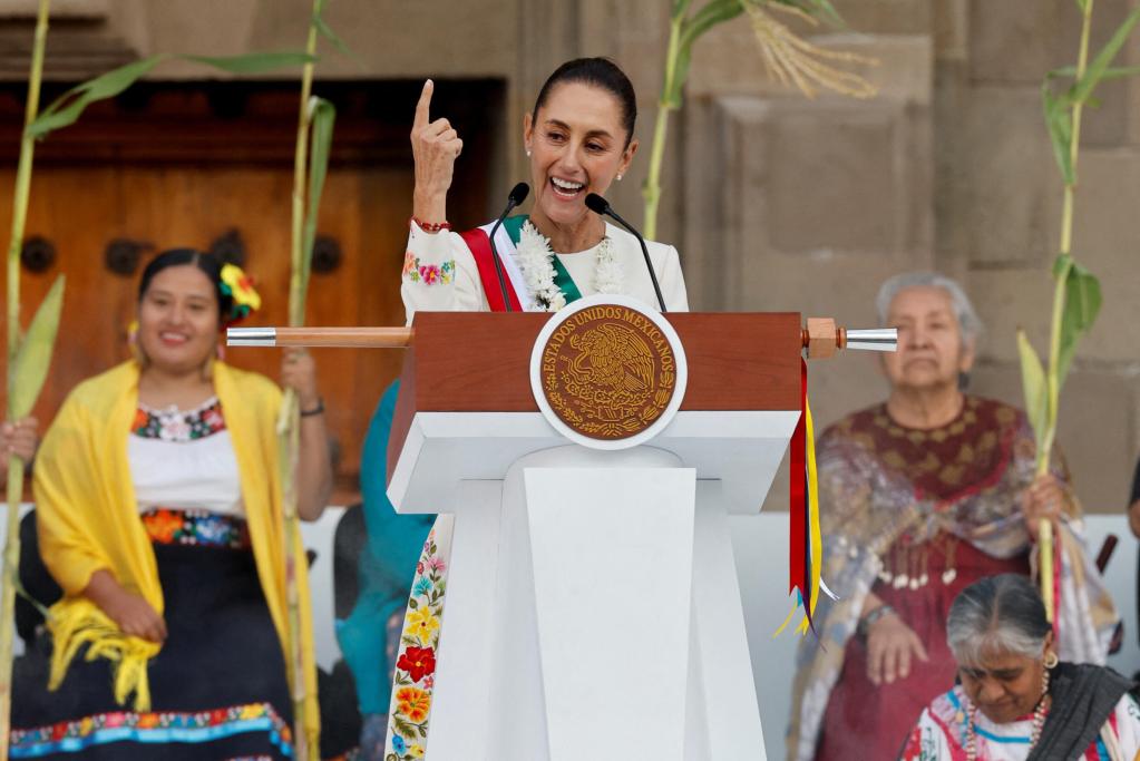 Caen al menos 10 personas por robo de celulares y carteras durante primer mitin de Claudia Sheinbaum como presidenta de México