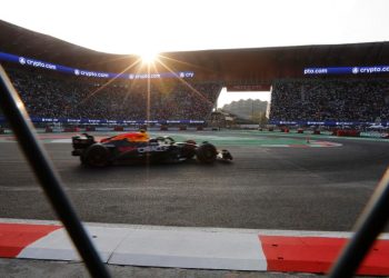 Sainz obtiene la ‘pole position’ del GP de México 2024; Pérez largará desde el sitio 18