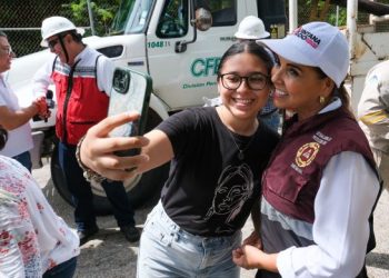 Se realizan intensos trabajos para atender deslave de carretera a Morocoy; tenemos un equipo que avanza en su reparación: Mara Lezama