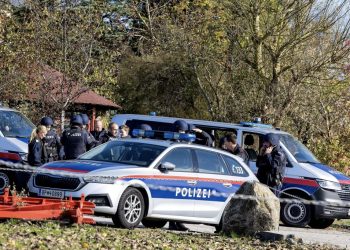 Se registra un tiroteo en Austria que deja dos muertos; el atacante se dio a la fuga