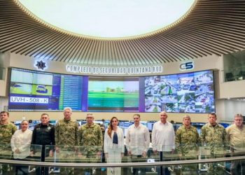 Secretario de SSPC, Omar García Harfuch y el Secretario de Marina, Almirante Raymundo Pedro Morales Ángeles, presentan la Estrategia Nacional de Seguridad en Quintana Roo a Mara Lezama