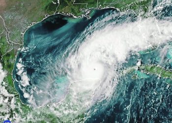 SRE alerta a mexicanos en Florida por huracán Milton; comparte ubicación de albergues